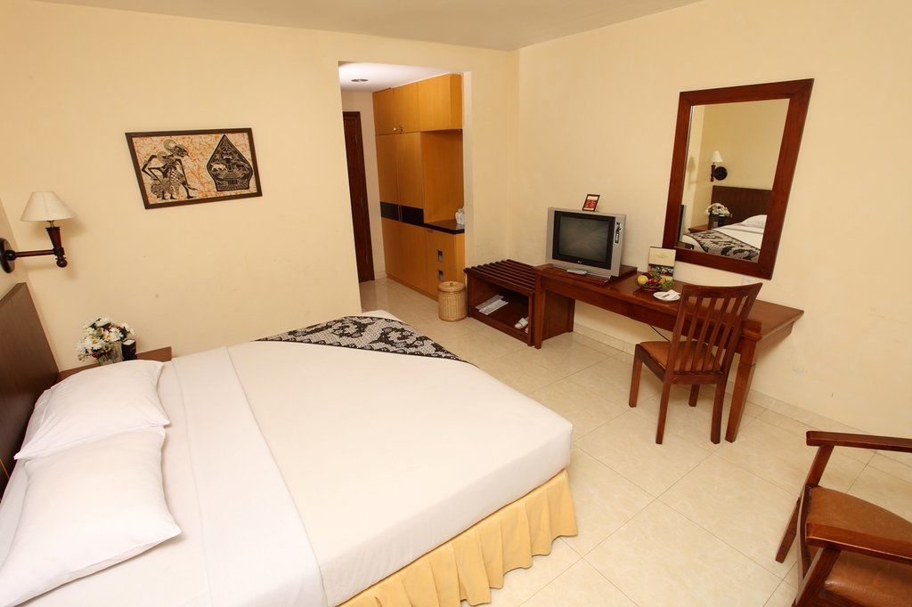 Hotel Baron Indah Solo Esterno foto