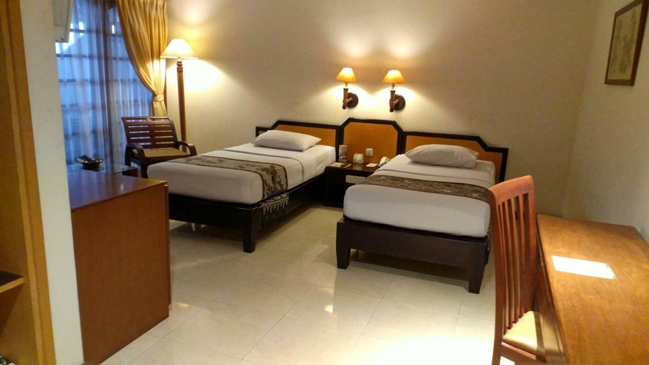 Hotel Baron Indah Solo Esterno foto